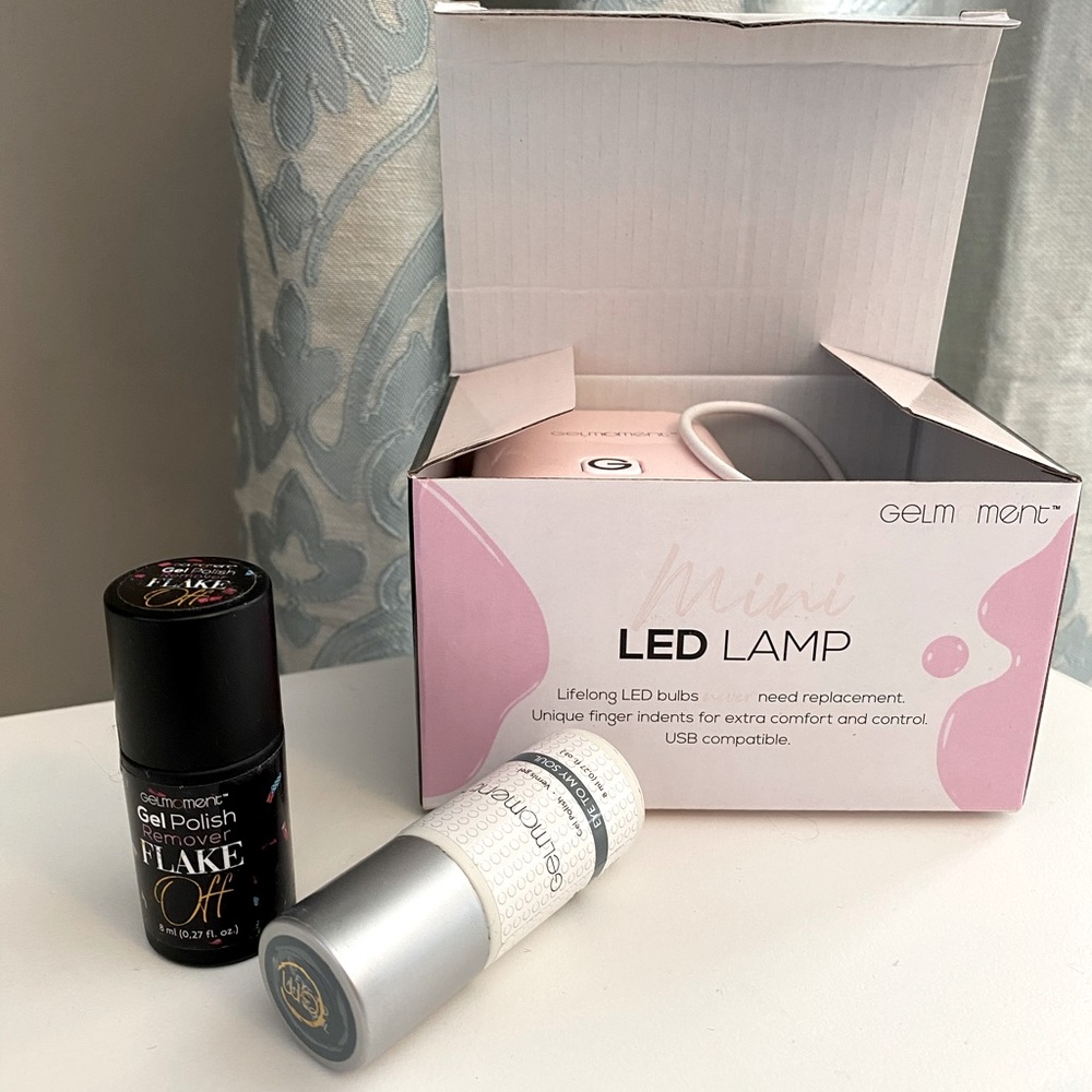 Gelmoment set: mini led lamp, gel polish and gel remover